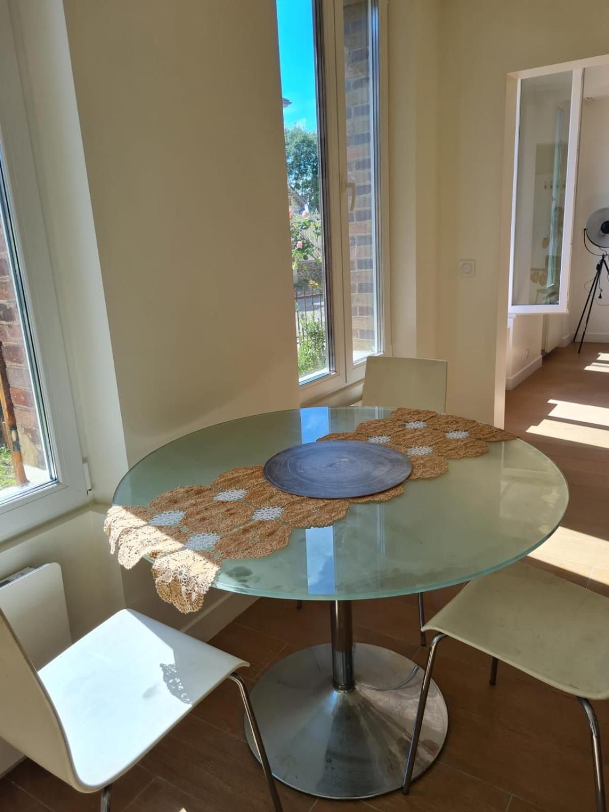 Entier De 67 Mettres Carres Appartement Aix-en-Othe
