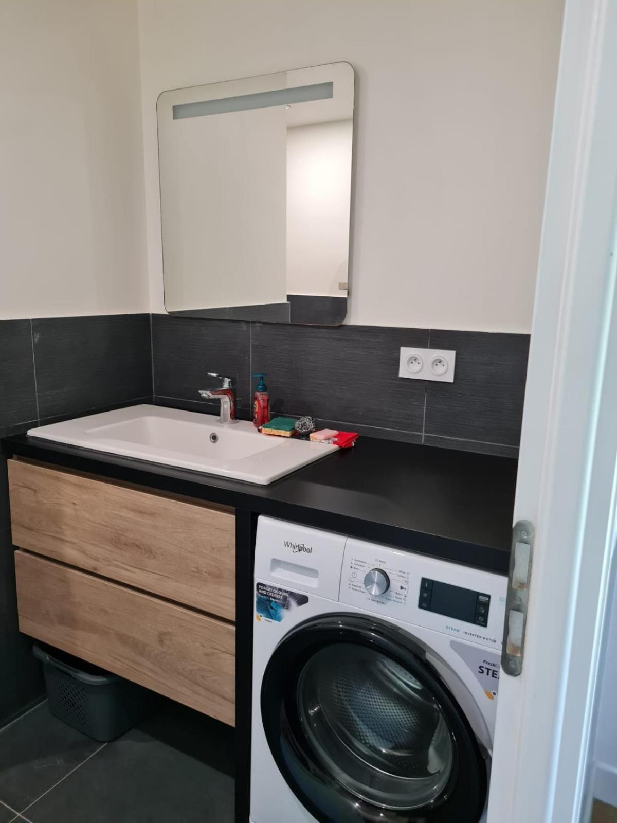 Entier De 67 Mettres Carres Appartement